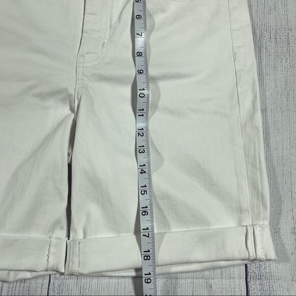 NWOT Jessica Simpson Bermuda White Shorts Sz 10/30 - Picture 6 of 8